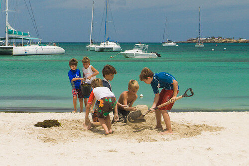 kids working together